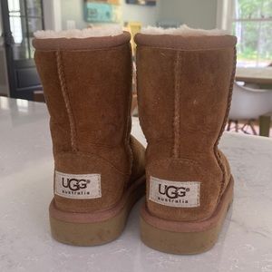 Toddler UGG Classic II boot size 7
